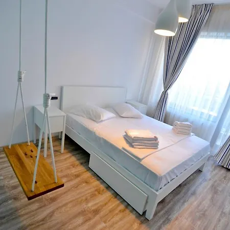 Summerland Happy Blue Mamaia