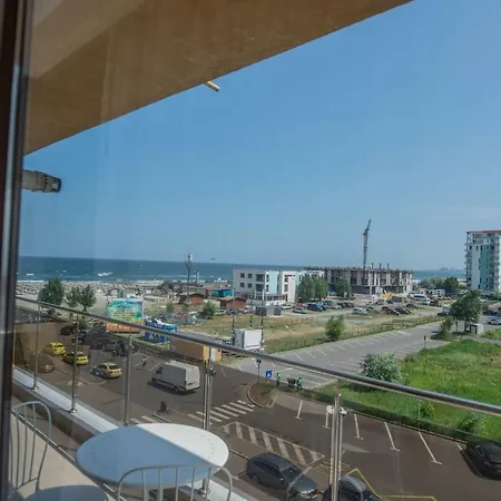 Summerland Happy Blue Apartment Mamaia